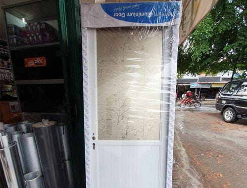 EDEN PINTU UPVC 8901 PUTIH KACA 1/2 ENGSEL KANAN (DSC)